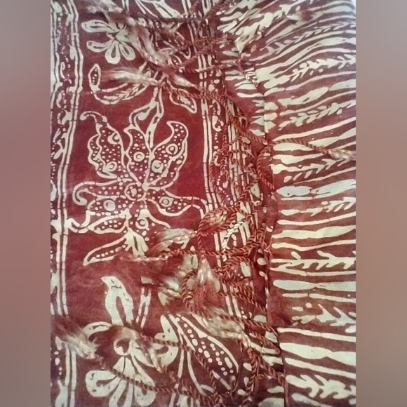 LIGHTWEIGHT PERSIMMON SILK SHAWL - Picture 4 of 5